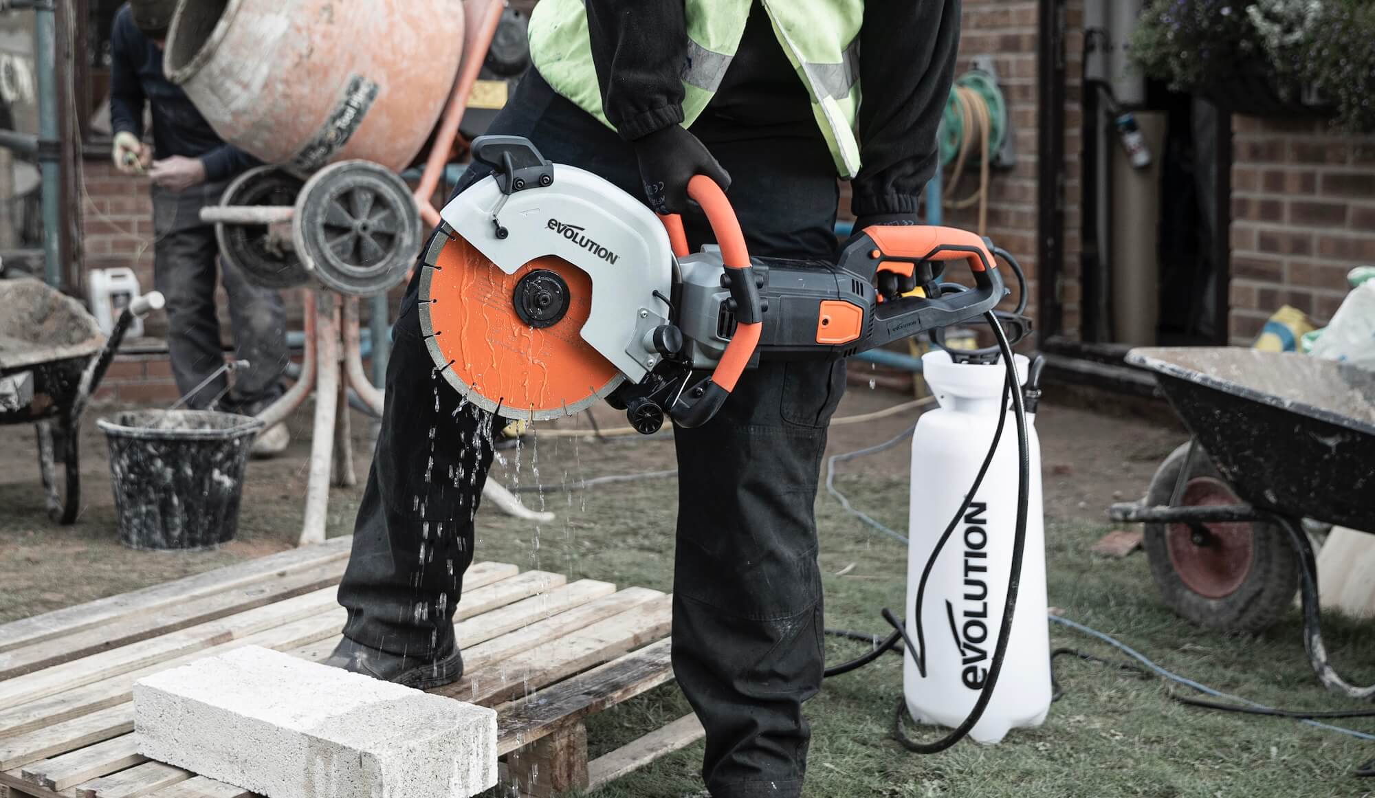How to Choose the Right Disc Cutter for Concrete & Metal Cutting